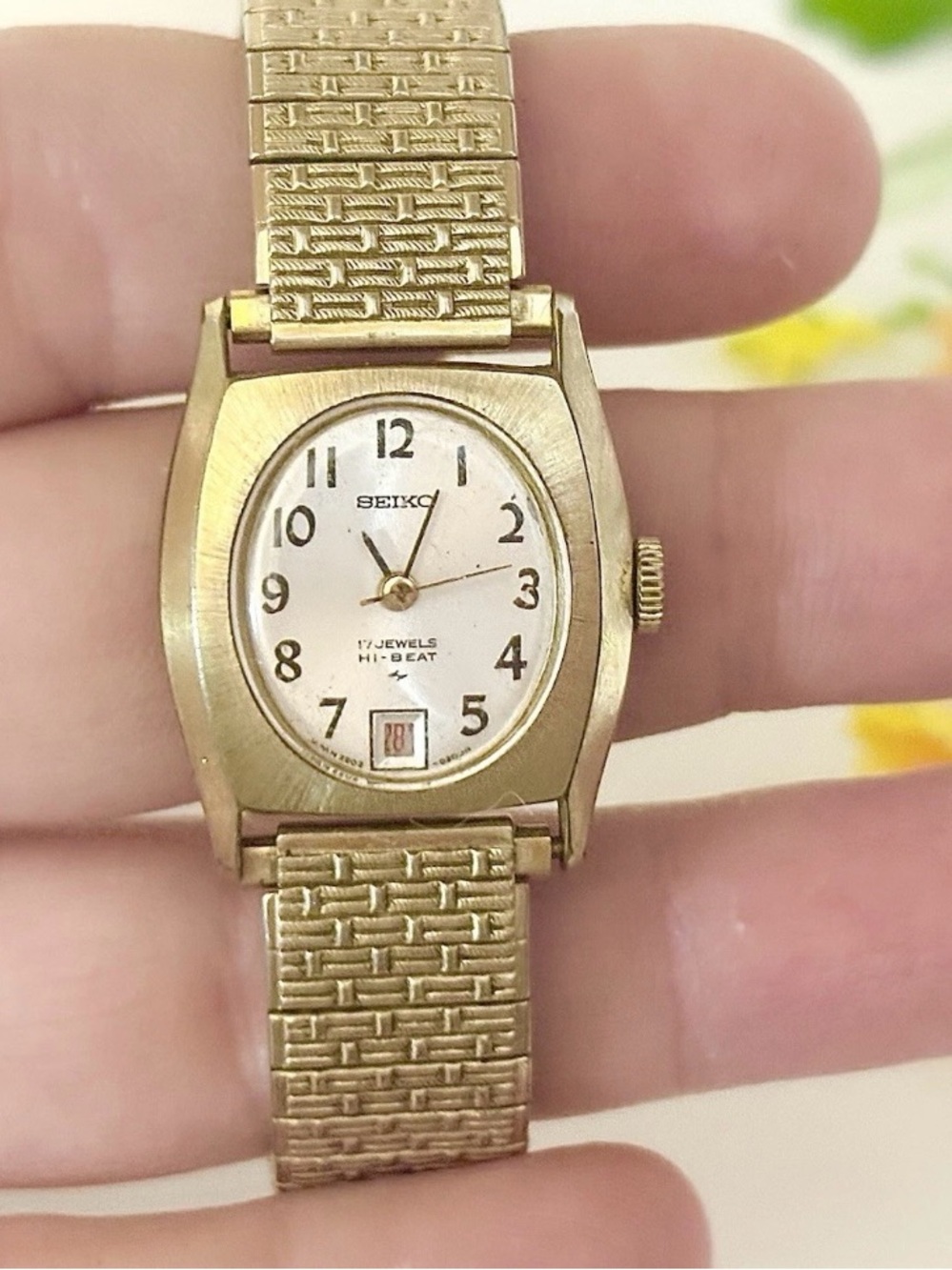 Vintage SEIKO Mechanical 17 Jewel HI-BEAT Ladies Oval Gold-Tone Tank Watch WORKS